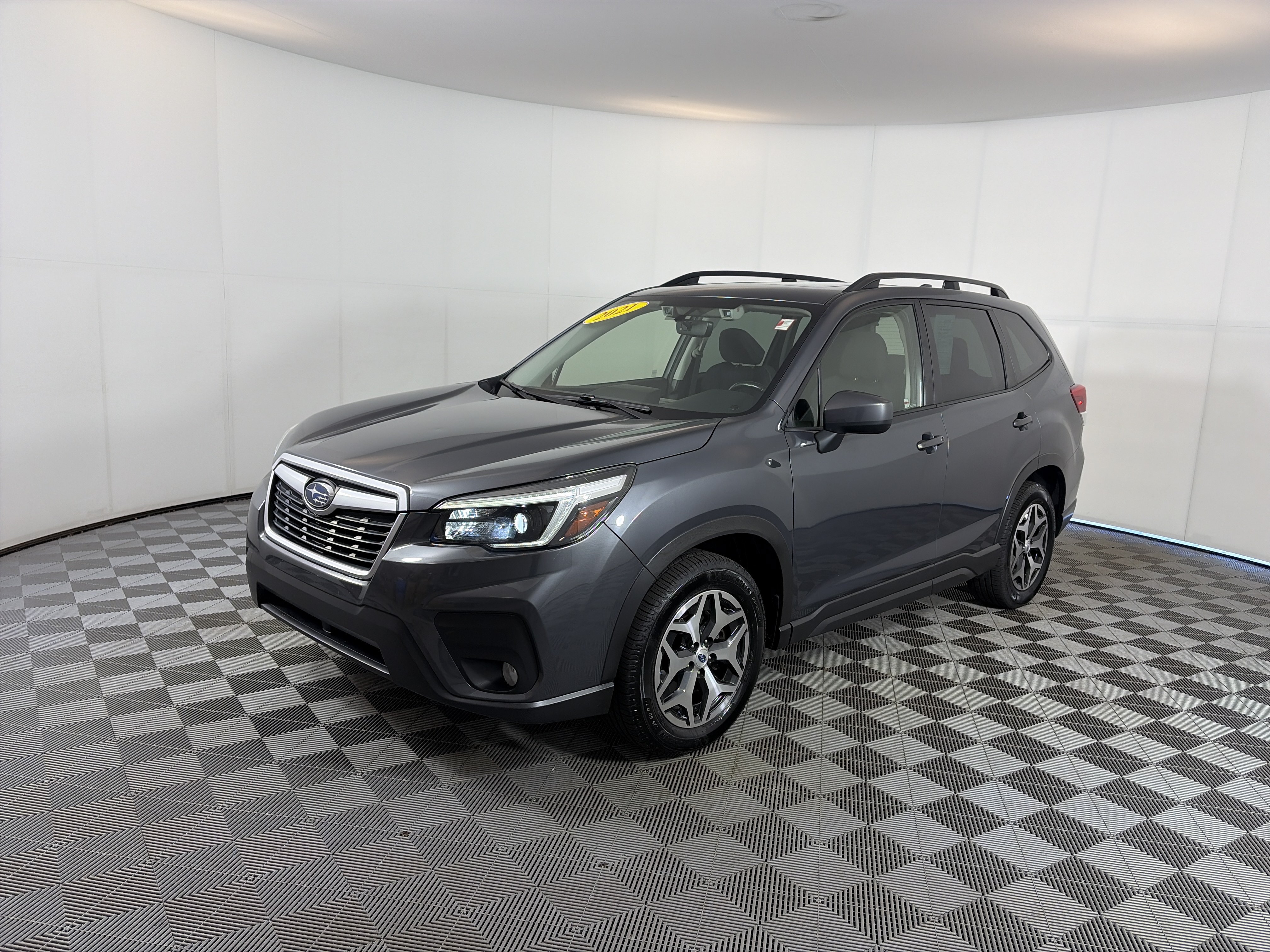Used 2021 Subaru Forester Premium w/ Popular Package #1 AWD/4WD image 2