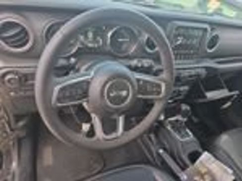 Used 2023 Jeep Wrangler Unlimited Sahara AWD/4WD image 16
