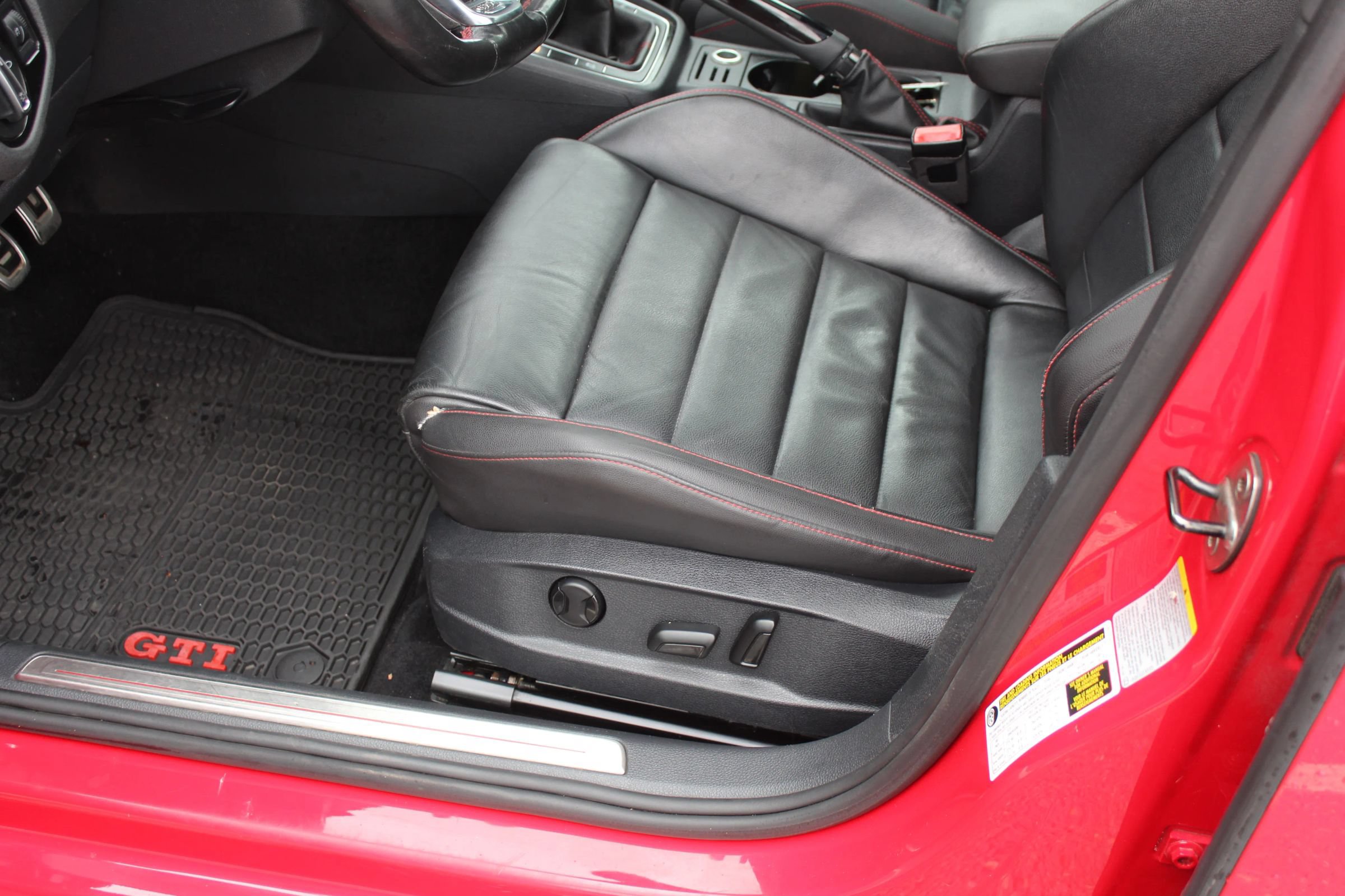 Used 2015 Volkswagen GTI Autobahn w/ Lighting Package (SEL) FWD image 11
