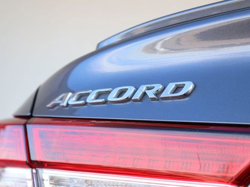 Used 2018 Honda Accord Sport image 26