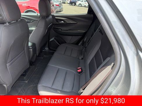 Used 2023 Chevrolet TrailBlazer RS FWD image 11