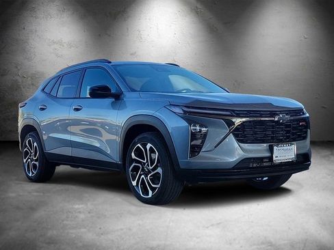 New 2026 Chevrolet Trax RS w/ Driver Confidence Package image 2