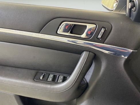 Used 2009 Lincoln MKS AWD image 20