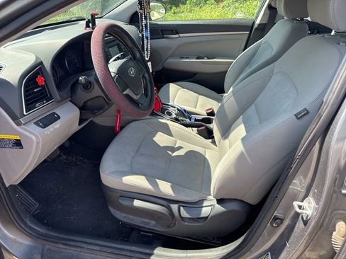 Used 2017 Hyundai Elantra SE FWD image 10