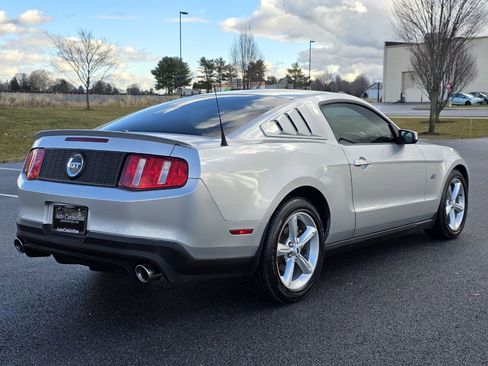 Used 2010 Ford Mustang GT Premium image 8