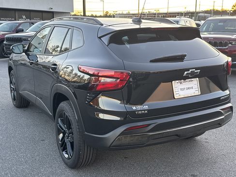 Used 2025 Chevrolet Trax ACTIV image 6