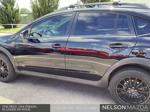 Used 2017 Subaru Crosstrek 2.0i Limited image 9