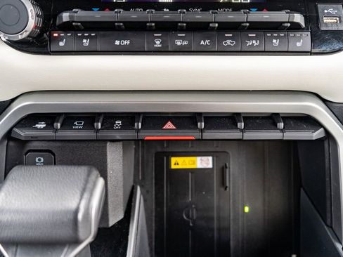 Used 2023 Toyota Tundra Capstone image 31