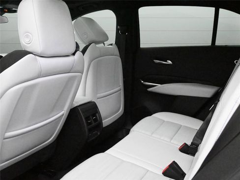 Used 2024 Cadillac XT4 Sport image 27