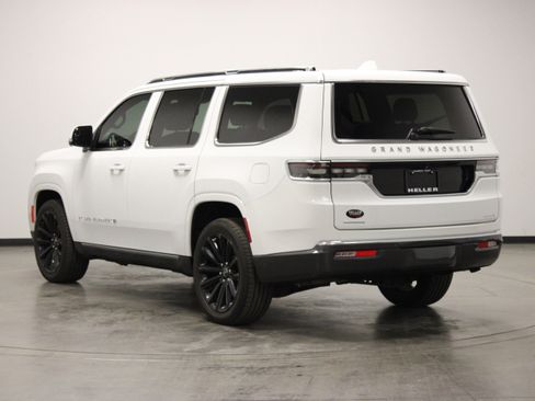 Used 2022 Jeep Grand Wagoneer Series II AWD/4WD image 6