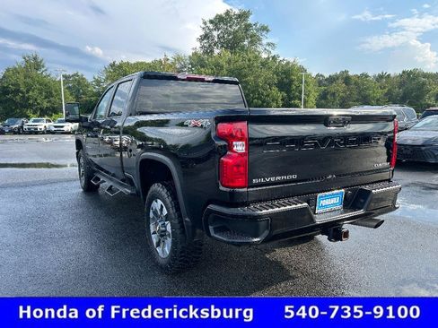 Used 2024 Chevrolet Silverado 2500 Custom w/ Custom Convenience Package AWD/4WD image 3