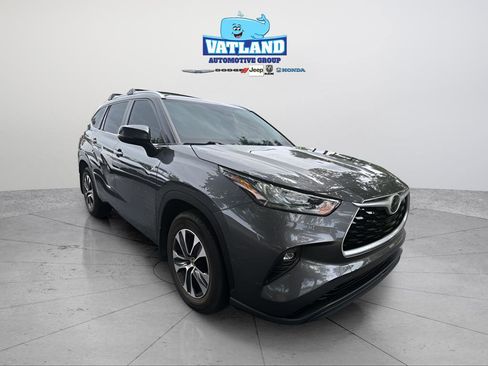 Used 2020 Toyota Highlander XLE FWD image 20