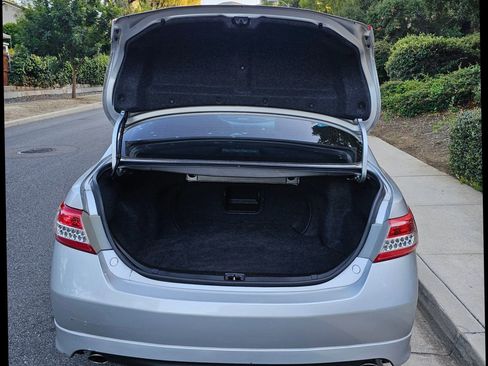 Used 2011 Toyota Camry SE image 24