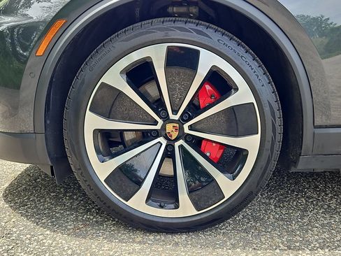 Certified 2025 Porsche Macan 4S Electric AWD/4WD image 11