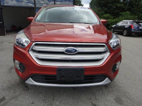 Used 2019 Ford Escape SE AWD/4WD image 2