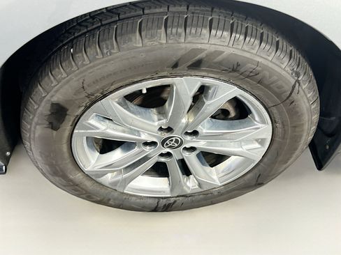 Used 2021 Toyota Sienna Platinum AWD/4WD image 34