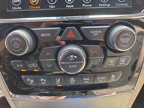 Used 2021 Jeep Grand Cherokee Overland AWD/4WD image 16