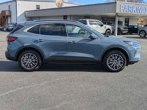 New 2025 Ford Escape SE w/ PHEV Premium Package image 4