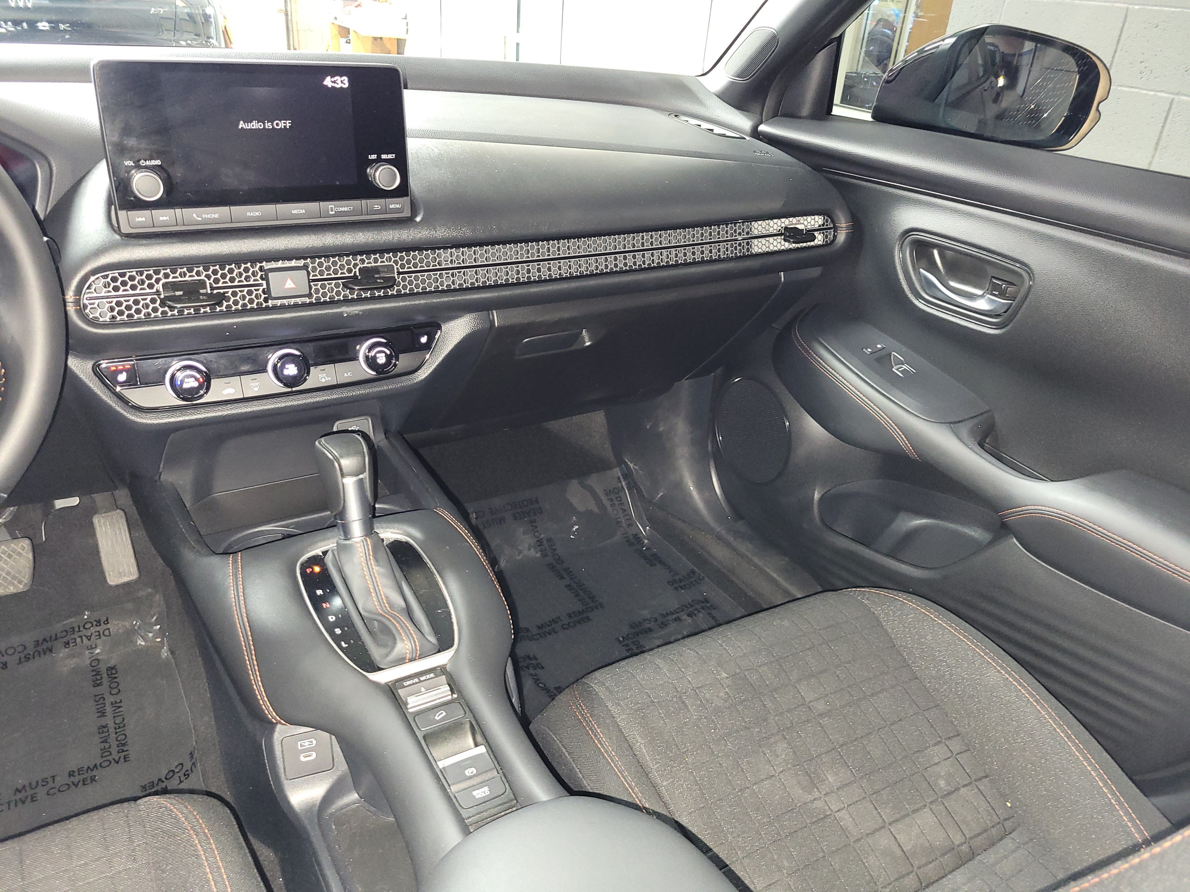 Certified 2025 Honda HR-V Sport image 12