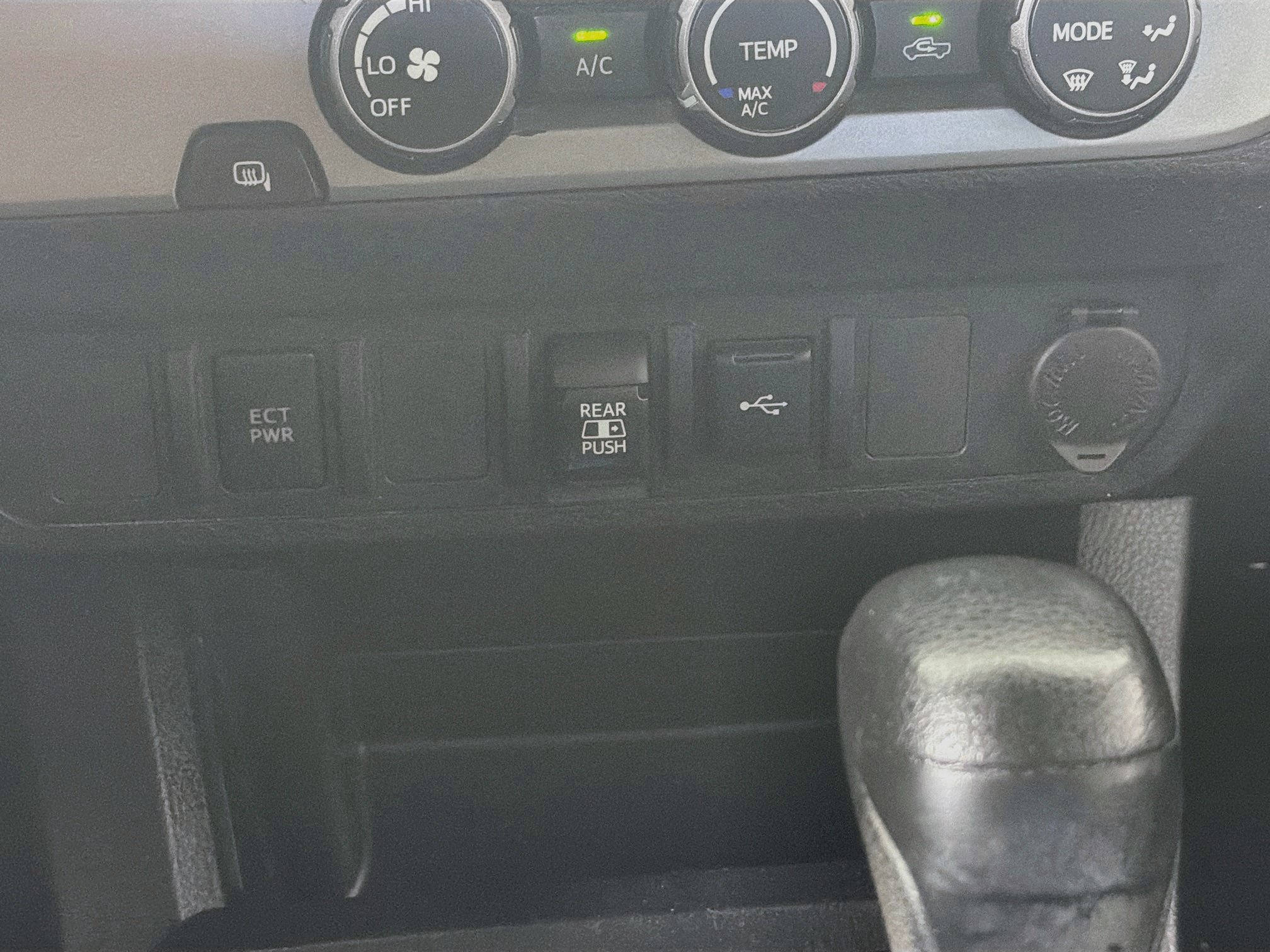 Used 2020 Toyota Tacoma SR5 RWD image 25