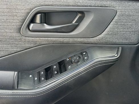 Used 2021 Nissan Rogue S FWD image 22