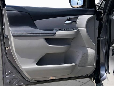 Used 2015 Honda Odyssey EX image 22