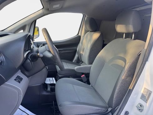 Used 2017 Nissan NV200 SV w/ Technology Package FWD image 9