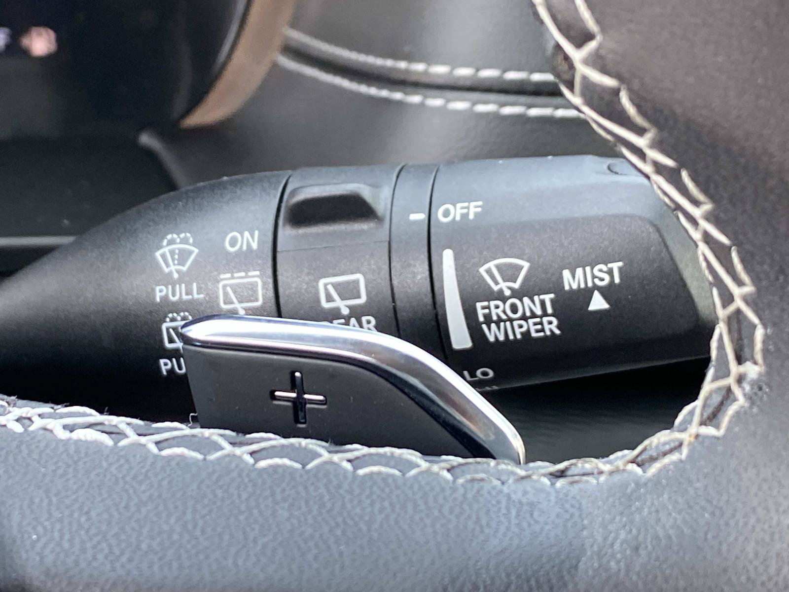 Used 2023 Jeep Grand Cherokee Laredo AWD/4WD image 18