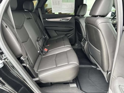 Certified 2025 Cadillac XT5 Luxury w/ LPO, Floor Liner Package FWD image 21