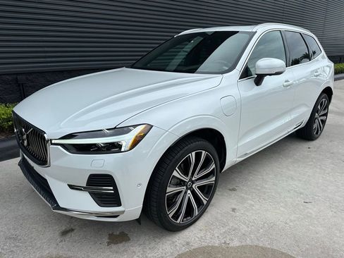 Used 2023 Volvo XC60 T8 Ultimate image 7