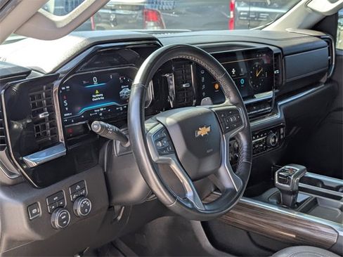 Used 2023 Chevrolet Silverado 1500 LT w/ Leather Package image 7