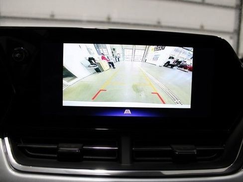 New 2026 Chevrolet Trax LT w/ Sunroof Package image 15