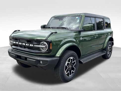 New 2025 Ford Bronco Outer Banks image 4