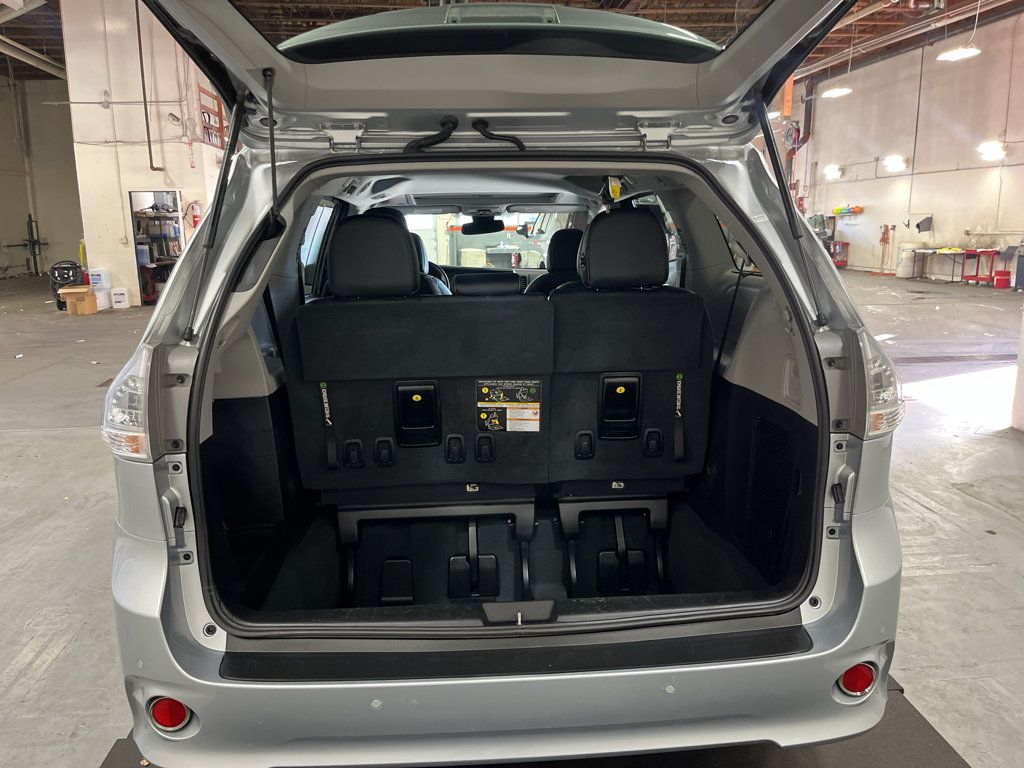 Used 2019 Toyota Sienna SE w/ SE Preferred Package AWD/4WD image 31