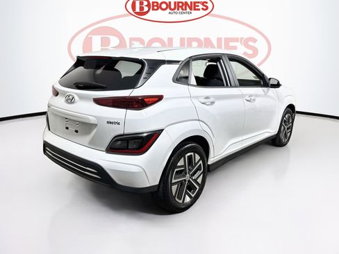 Used 2023 Hyundai Kona SE image 8