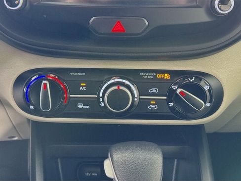 Certified 2023 Kia Soul LX w/ LX Technology Package image 15