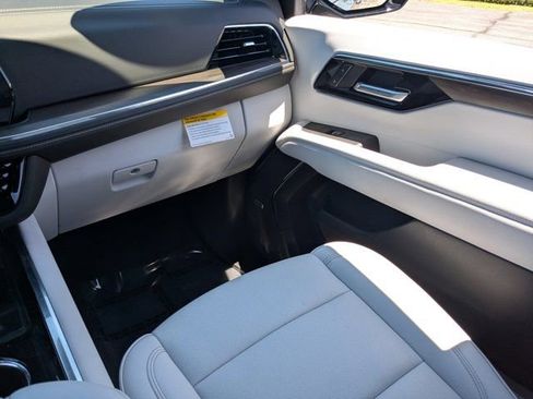 Used 2026 Chevrolet Tahoe Premier w/ Sun And Tow Package RWD image 17