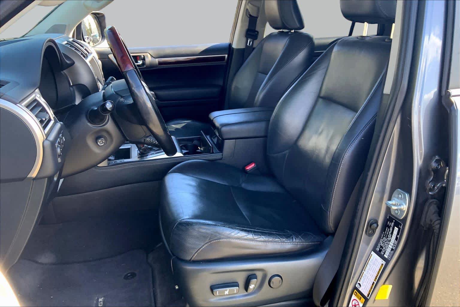 Used 2017 Lexus GX 460 Premium w/ Premium Package AWD/4WD image 8
