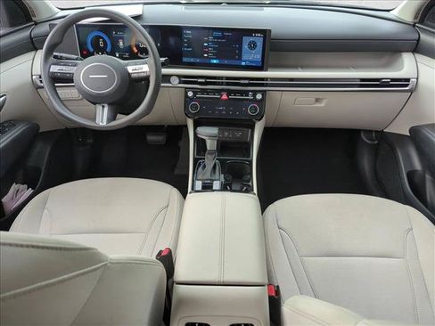 Used 2025 Hyundai Tucson SEL FWD image 17