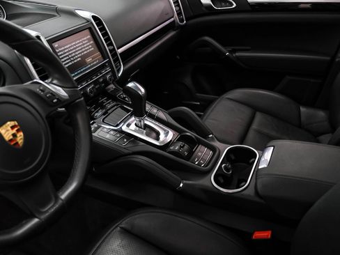 Used 2014 Porsche Cayenne Platinum Edition AWD/4WD image 24