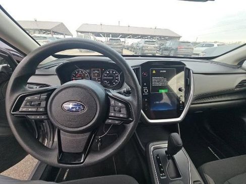 Used 2025 Subaru Crosstrek 2.0i Premium image 2