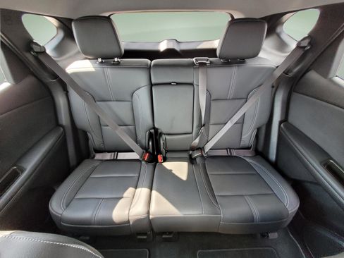 Used 2023 Chevrolet Blazer LT FWD image 19