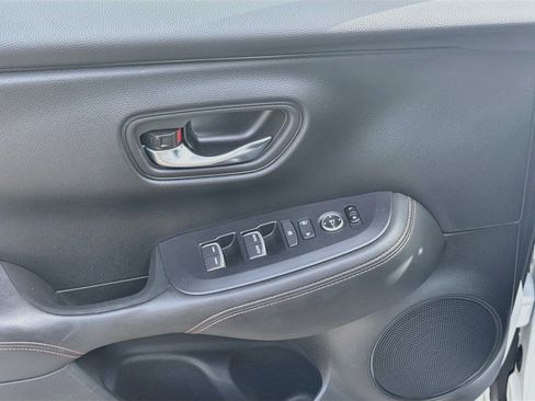Used 2024 Honda HR-V Sport image 16