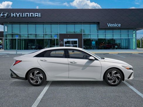 New 2026 Hyundai Elantra Limited FWD image 7