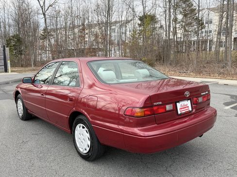 Used 1998 Toyota Camry LE image 3