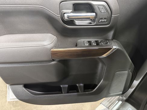 Used 2020 GMC Sierra 1500 SLT w/ X31 Off-Road Package image 17