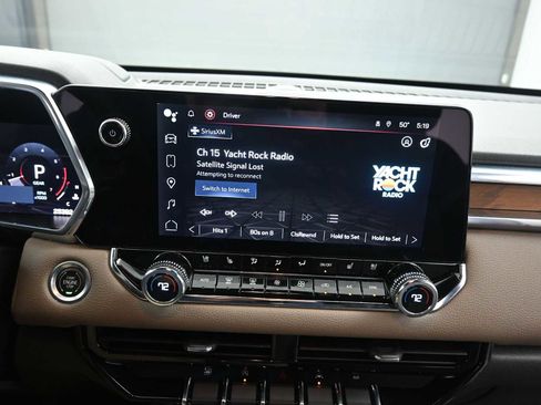 Used 2023 GMC Canyon Denali image 15