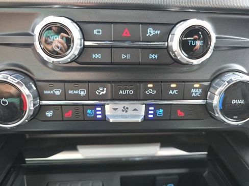 Certified 2025 Ford F250 Platinum image 20