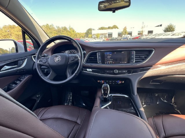Used 2021 Buick Enclave Avenir w/ Avenir Technology Package AWD/4WD image 16