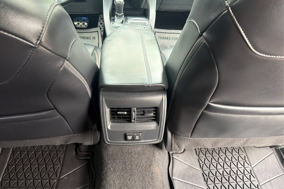 Used 2022 Toyota Avalon XSE FWD image 21